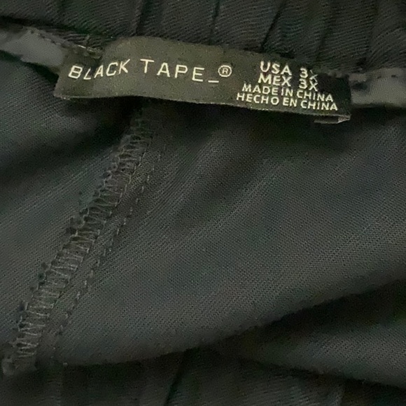 black TAPE- plus size pants with ruffled waist and cuffed hem. Size 3X - Picture 7 of 8